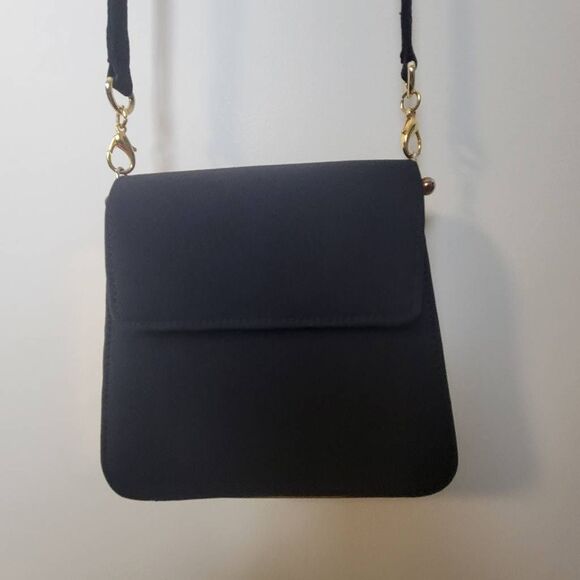 Kenneth Jay Lane Crossbody Bag Gold Hardware - Picture 2 of 7